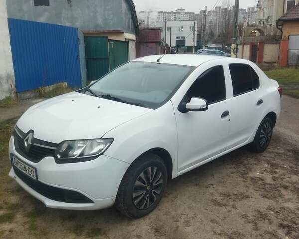 Белый Рено Логан, объемом двигателя 1.15 л и пробегом 307 тыс. км за 2000 $, фото 1 на Automoto.ua