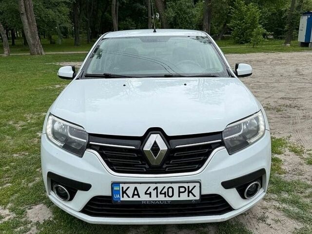 Белый Рено Логан, объемом двигателя 1.2 л и пробегом 323 тыс. км за 4300 $, фото 1 на Automoto.ua
