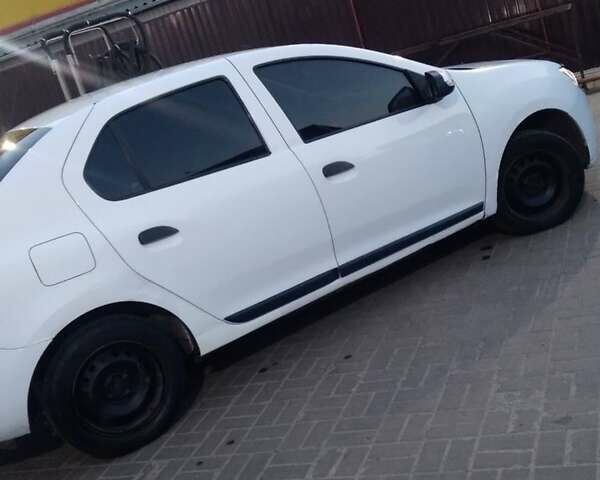 Білий Рено Логан, об'ємом двигуна 1.1 л та пробігом 250 тис. км за 5200 $, фото 1 на Automoto.ua