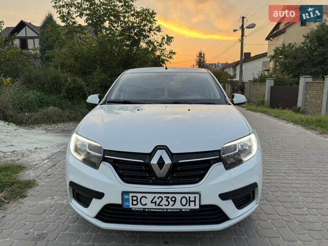 Белый Рено Логан, объемом двигателя 1.15 л и пробегом 200 тыс. км за 5400 $, фото 1 на Automoto.ua