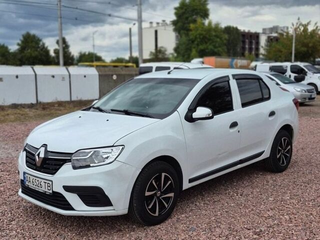 Білий Рено Логан, об'ємом двигуна 1.2 л та пробігом 333 тис. км за 4999 $, фото 1 на Automoto.ua
