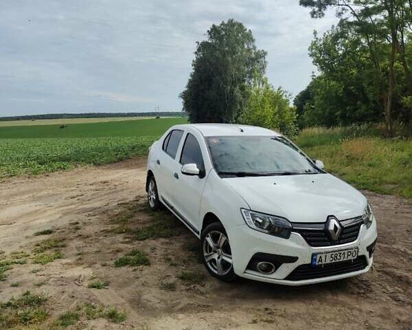 Белый Рено Логан, объемом двигателя 1.5 л и пробегом 218 тыс. км за 6400 $, фото 1 на Automoto.ua