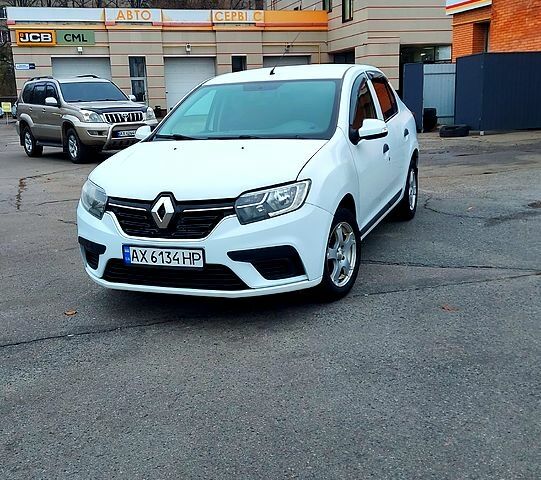 Білий Рено Логан, об'ємом двигуна 1.1 л та пробігом 261 тис. км за 5300 $, фото 1 на Automoto.ua
