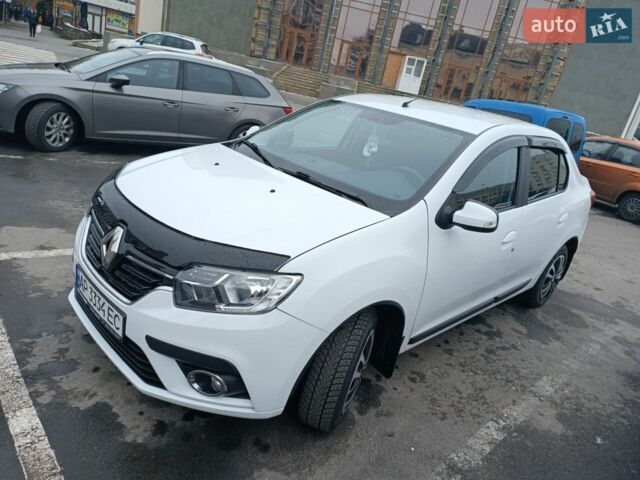 Білий Рено Логан, об'ємом двигуна 1.5 л та пробігом 137 тис. км за 9000 $, фото 1 на Automoto.ua