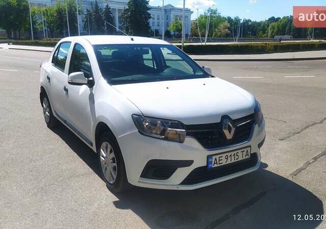 Белый Рено Логан, объемом двигателя 1.15 л и пробегом 256 тыс. км за 5900 $, фото 1 на Automoto.ua