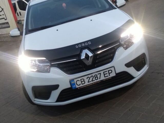 Білий Рено Логан, об'ємом двигуна 1.1 л та пробігом 250 тис. км за 5200 $, фото 1 на Automoto.ua