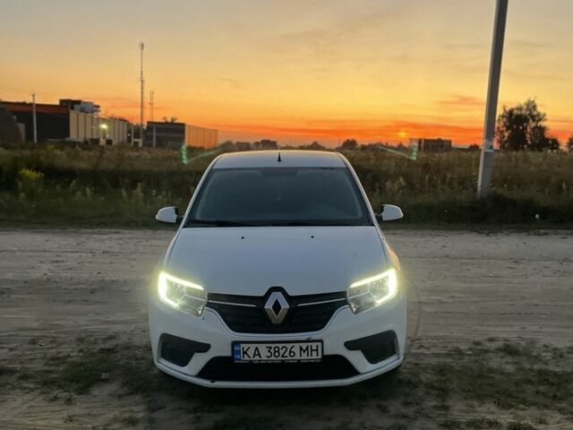 Белый Рено Логан, объемом двигателя 1.2 л и пробегом 106 тыс. км за 6400 $, фото 1 на Automoto.ua