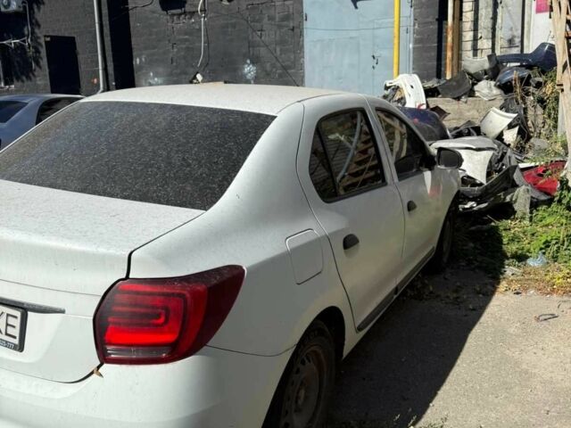 Білий Рено Логан, об'ємом двигуна 1.5 л та пробігом 250 тис. км за 3500 $, фото 1 на Automoto.ua