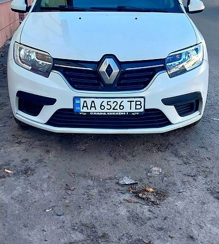 Білий Рено Логан, об'ємом двигуна 1.1 л та пробігом 326 тис. км за 5800 $, фото 1 на Automoto.ua