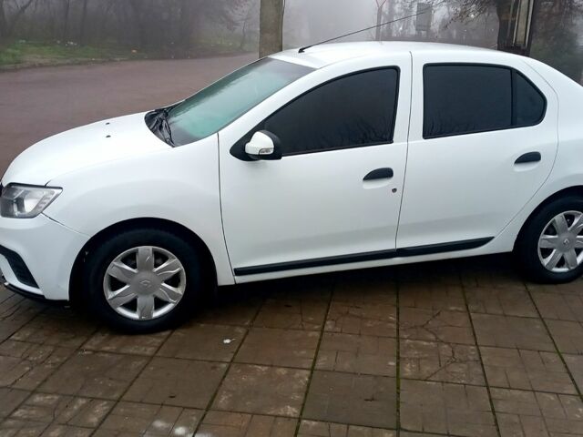 Белый Рено Логан, объемом двигателя 1.1 л и пробегом 164 тыс. км за 6000 $, фото 1 на Automoto.ua