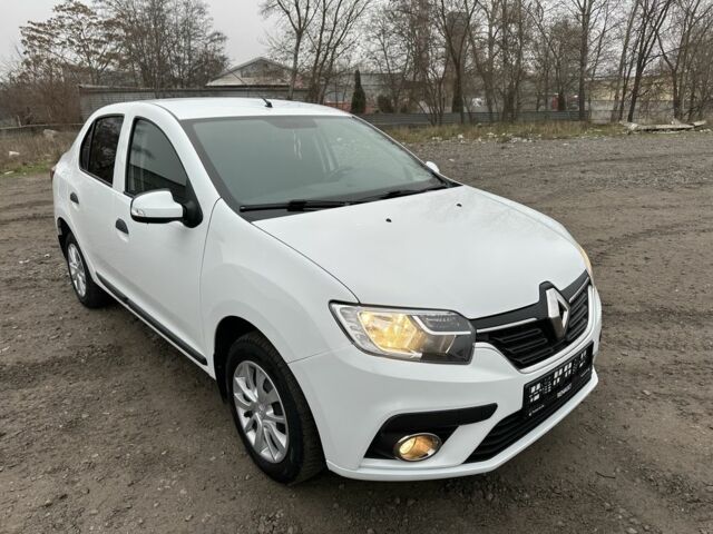 Белый Рено Логан, объемом двигателя 1.5 л и пробегом 153 тыс. км за 6999 $, фото 1 на Automoto.ua