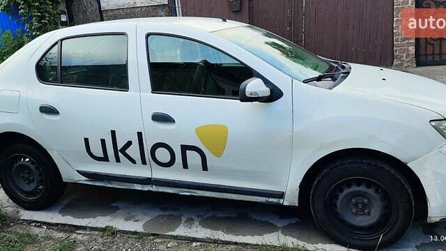 Белый Рено Логан, объемом двигателя 0.9 л и пробегом 220 тыс. км за 4000 $, фото 1 на Automoto.ua