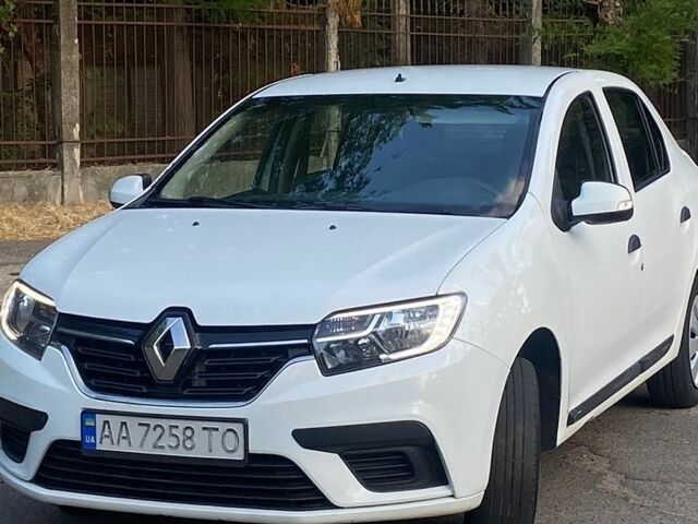 Білий Рено Логан, об'ємом двигуна 1 л та пробігом 232 тис. км за 4399 $, фото 1 на Automoto.ua