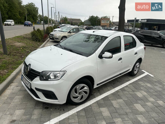 Белый Рено Логан, объемом двигателя 1 л и пробегом 132 тыс. км за 4999 $, фото 1 на Automoto.ua