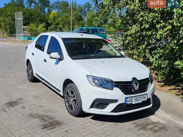 Білий Рено Логан, об'ємом двигуна 1 л та пробігом 114 тис. км за 7800 $, фото 1 на Automoto.ua