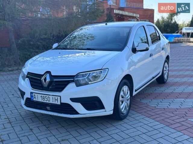 Белый Рено Логан, объемом двигателя 1 л и пробегом 267 тыс. км за 3999 $, фото 1 на Automoto.ua