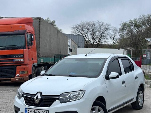 Белый Рено Логан, объемом двигателя 1 л и пробегом 310 тыс. км за 4700 $, фото 1 на Automoto.ua