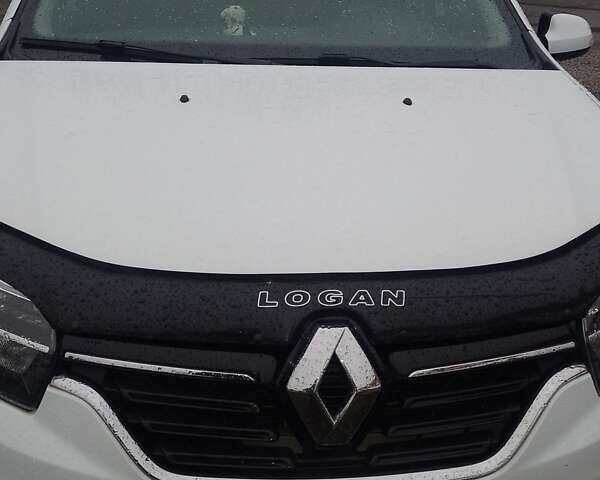 Белый Рено Логан, объемом двигателя 1 л и пробегом 55 тыс. км за 7900 $, фото 1 на Automoto.ua