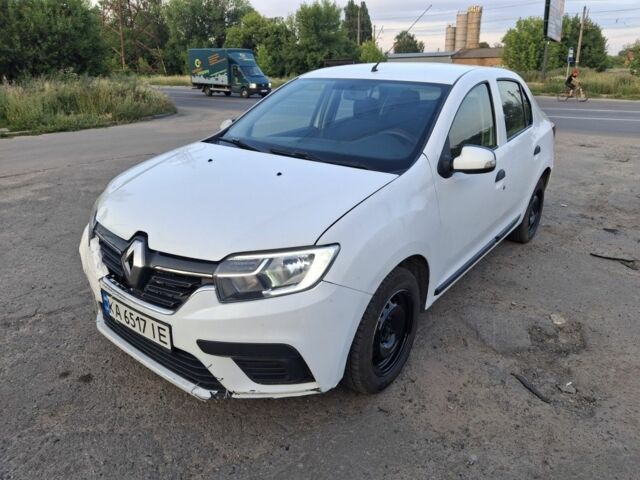 Белый Рено Логан, объемом двигателя 1 л и пробегом 234 тыс. км за 2950 $, фото 1 на Automoto.ua
