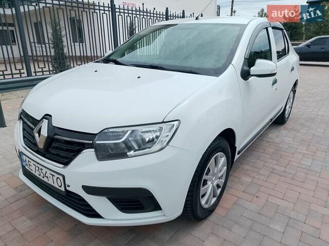 Белый Рено Логан, объемом двигателя 1.5 л и пробегом 190 тыс. км за 7500 $, фото 1 на Automoto.ua