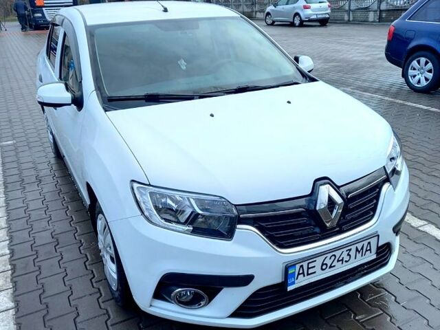 Белый Рено Логан, объемом двигателя 1 л и пробегом 0 тыс. км за 8300 $, фото 1 на Automoto.ua