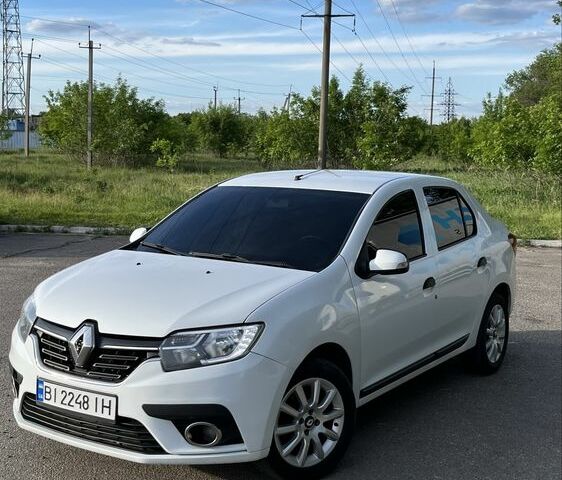 Білий Рено Логан, об'ємом двигуна 1.5 л та пробігом 210 тис. км за 5814 $, фото 1 на Automoto.ua