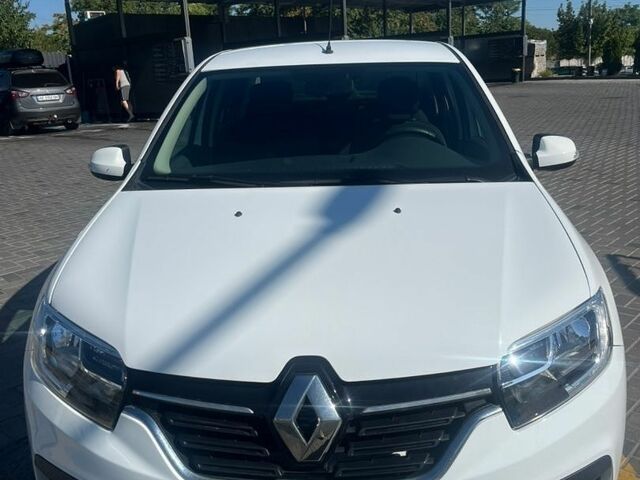 Білий Рено Логан, об'ємом двигуна 1 л та пробігом 47 тис. км за 6400 $, фото 1 на Automoto.ua