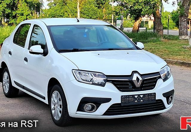 Белый Рено Логан, объемом двигателя 1.5 л и пробегом 86 тыс. км за 7800 $, фото 1 на Automoto.ua