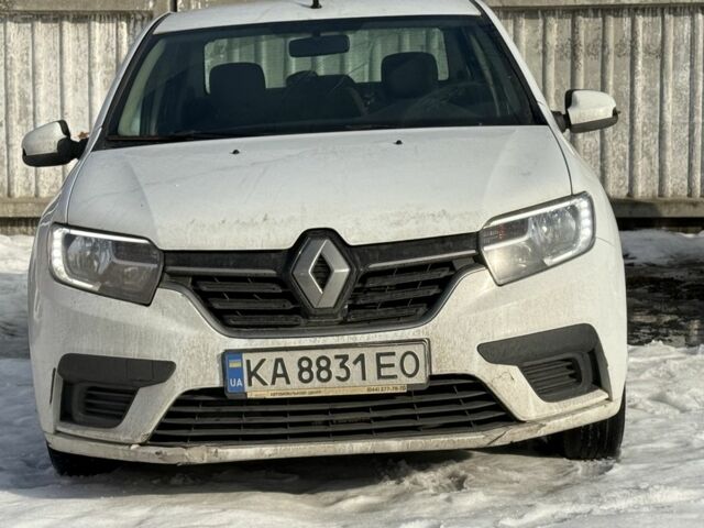 Белый Рено Логан, объемом двигателя 1 л и пробегом 164 тыс. км за 3200 $, фото 1 на Automoto.ua