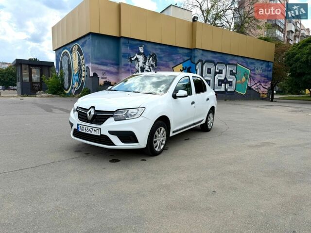 Белый Рено Логан, объемом двигателя 1 л и пробегом 167 тыс. км за 5500 $, фото 1 на Automoto.ua