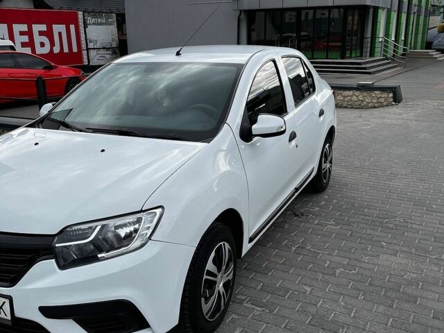 Білий Рено Логан, об'ємом двигуна 1 л та пробігом 288 тис. км за 4999 $, фото 1 на Automoto.ua