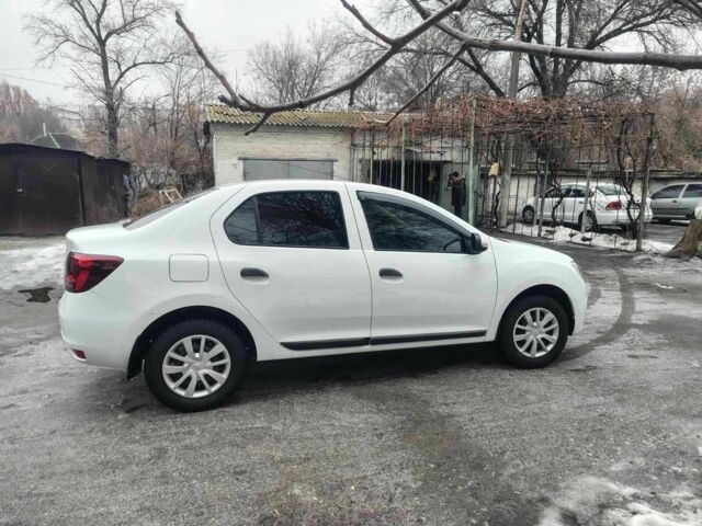 Белый Рено Логан, объемом двигателя 0.9 л и пробегом 82 тыс. км за 7300 $, фото 1 на Automoto.ua