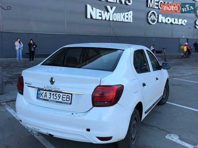 Белый Рено Логан, объемом двигателя 1 л и пробегом 414 тыс. км за 3200 $, фото 1 на Automoto.ua