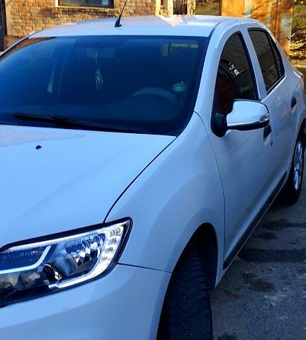 Белый Рено Логан, объемом двигателя 1.5 л и пробегом 140 тыс. км за 6700 $, фото 1 на Automoto.ua