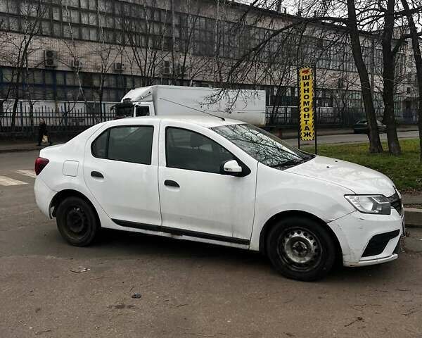 Білий Рено Логан, об'ємом двигуна 1 л та пробігом 394 тис. км за 3400 $, фото 1 на Automoto.ua