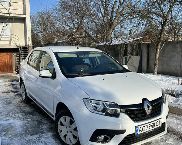 Белый Рено Логан, объемом двигателя 0.9 л и пробегом 89 тыс. км за 7299 $, фото 1 на Automoto.ua