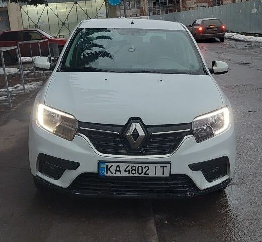 Белый Рено Логан, объемом двигателя 1 л и пробегом 194 тыс. км за 5100 $, фото 1 на Automoto.ua