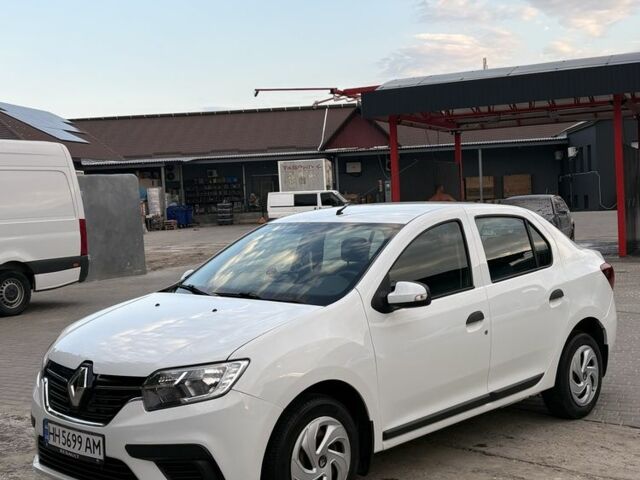 Белый Рено Логан, объемом двигателя 1 л и пробегом 145 тыс. км за 4999 $, фото 1 на Automoto.ua