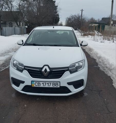 Белый Рено Логан, объемом двигателя 1 л и пробегом 330 тыс. км за 4300 $, фото 1 на Automoto.ua