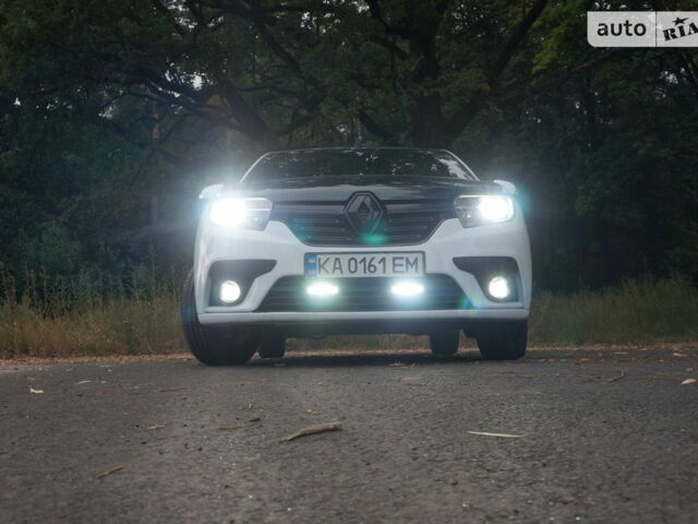 Білий Рено Логан, об'ємом двигуна 1 л та пробігом 300 тис. км за 5100 $, фото 1 на Automoto.ua