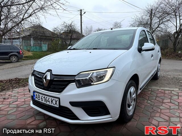 Белый Рено Логан, объемом двигателя 1 л и пробегом 130 тыс. км за 4899 $, фото 1 на Automoto.ua