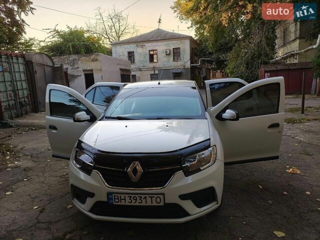 Білий Рено Логан, об'ємом двигуна 1 л та пробігом 108 тис. км за 5500 $, фото 1 на Automoto.ua