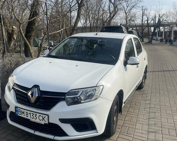 Белый Рено Логан, объемом двигателя 1 л и пробегом 180 тыс. км за 4800 $, фото 1 на Automoto.ua