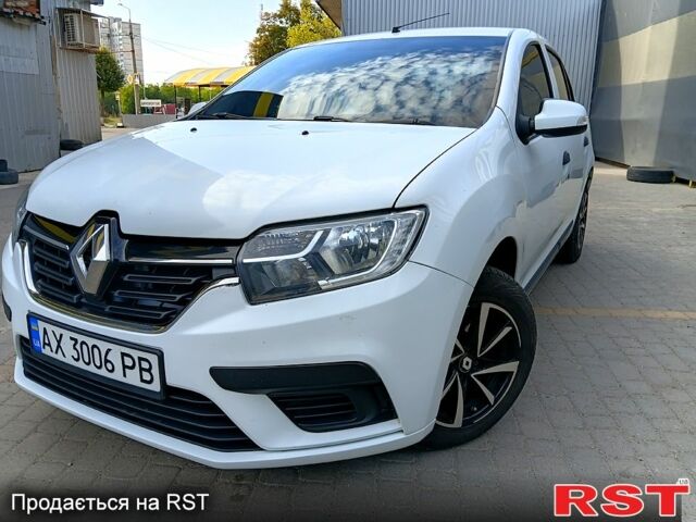 Белый Рено Логан, объемом двигателя 1 л и пробегом 130 тыс. км за 5799 $, фото 1 на Automoto.ua