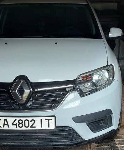 Белый Рено Логан, объемом двигателя 1 л и пробегом 194 тыс. км за 5100 $, фото 1 на Automoto.ua