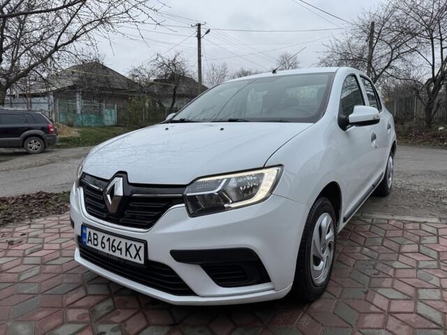 Білий Рено Логан, об'ємом двигуна 1 л та пробігом 130 тис. км за 4899 $, фото 1 на Automoto.ua