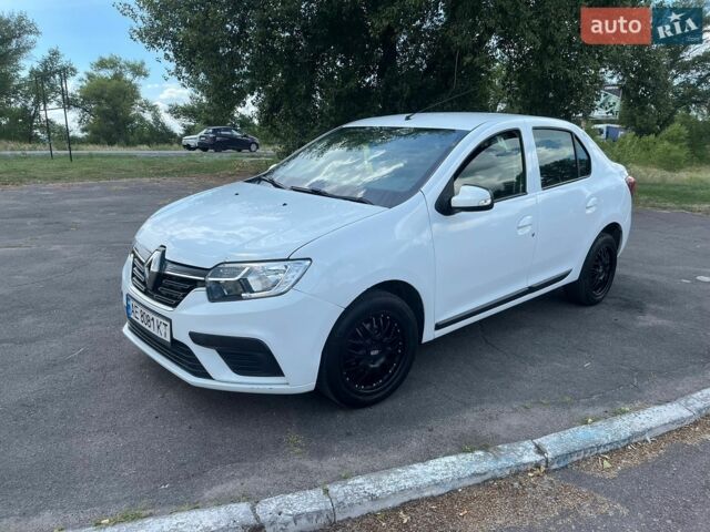 Білий Рено Логан, об'ємом двигуна 1 л та пробігом 190 тис. км за 4200 $, фото 1 на Automoto.ua