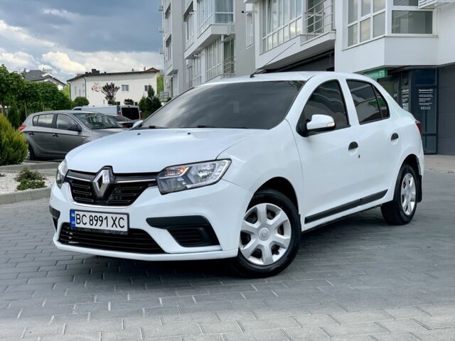 Белый Рено Логан, объемом двигателя 1 л и пробегом 299 тыс. км за 4850 $, фото 1 на Automoto.ua