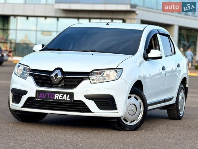 Белый Рено Логан, объемом двигателя 1 л и пробегом 65 тыс. км за 7300 $, фото 1 на Automoto.ua
