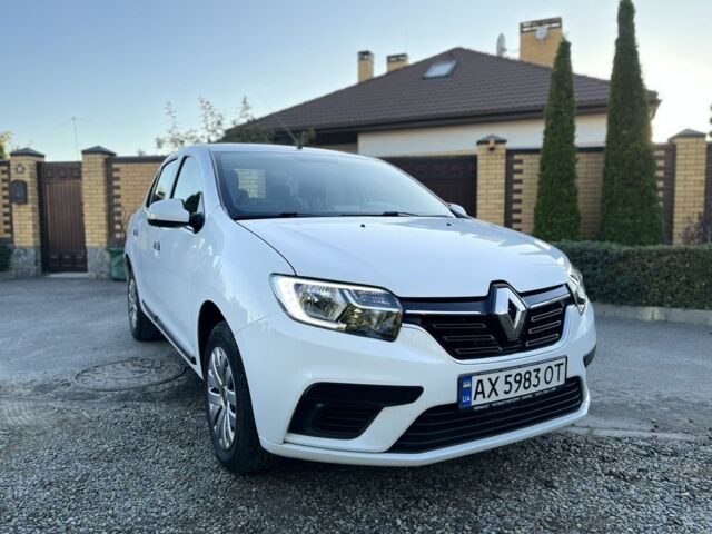 Белый Рено Логан, объемом двигателя 1.5 л и пробегом 152 тыс. км за 6900 $, фото 1 на Automoto.ua